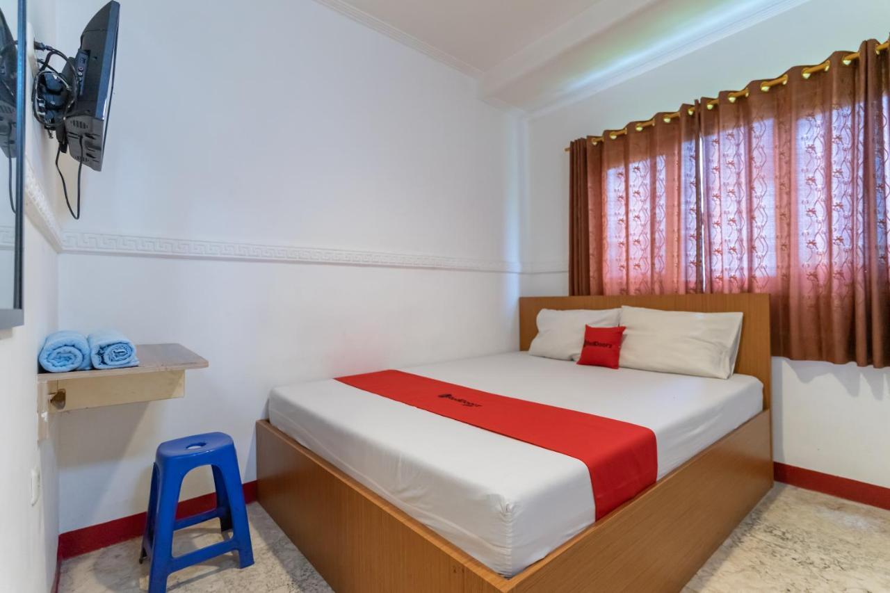 Hotel Reddoorz Near Stasiun Juanda Jakarta